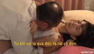 Chồng yêu nhìn Cô vợ bị quản lý xoạc ngay trước mặt mà không dám làm gì