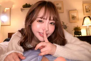 Chỉ số dâm đãng là 9 điểm. Cô em gái hư hỏng quan hệ với bạn tình và chụp video tự sướng. Cô ấy mặc bộ đồ lót gợi cảm và liếm con cặc to một cách dữ dội. Cô ấy say xỉn và đẩy đồ lót sang một bên để đối diện với máy ảnh.