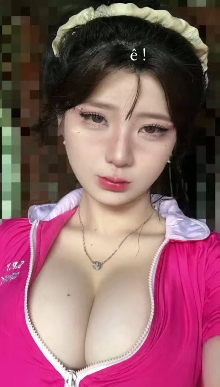 Trần nhà của sự tinh khiết! Cô bé loli bất khả chiến bại đáng yêu tròn 18 tuổi! Dương vật giả pha lê điên cuồng đưa vào lỗ mềm, lên đỉnh và xuất tinh nhiều lần, cô ấy quá dâm đãng ở độ tuổi còn trẻ như vậy